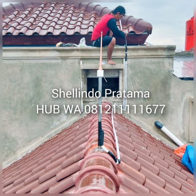 PENANGKAL PETIR CIREBON.jpg