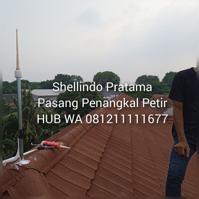 PENANGKAL PETIR JAKARTA.jpg